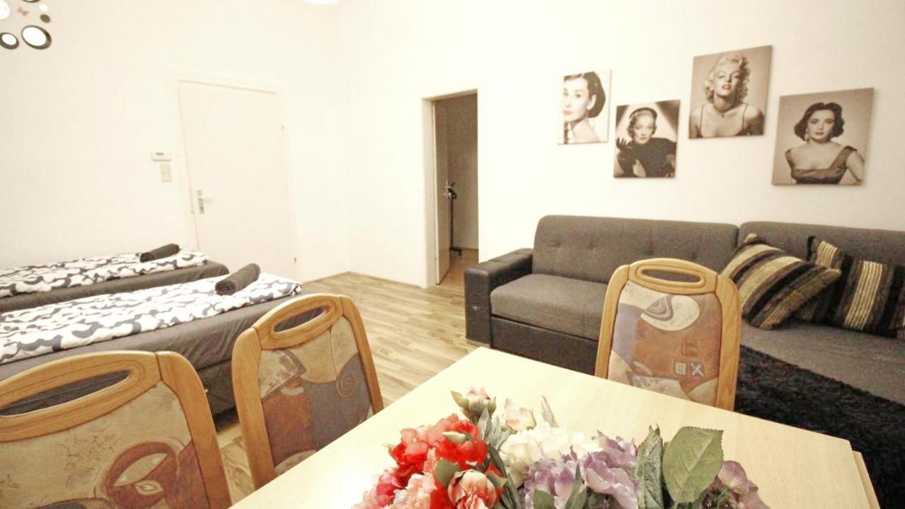 Comfortable Rooms Near Schoenbrunn Palace Hl Wina Bagian luar foto